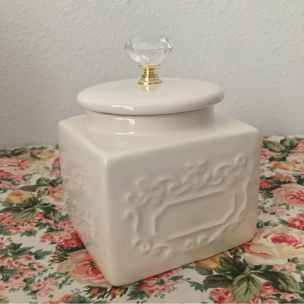 Decorative Jar with Diamond Jewel Knob